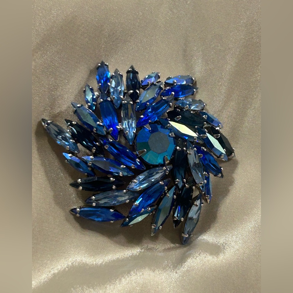Dazzling Sapphire Blue Vintage Brooch Lugano Stamped